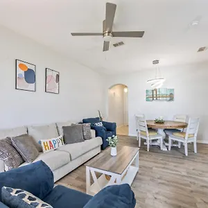 Holiday home Cozy Stylish Townhome, Davenport